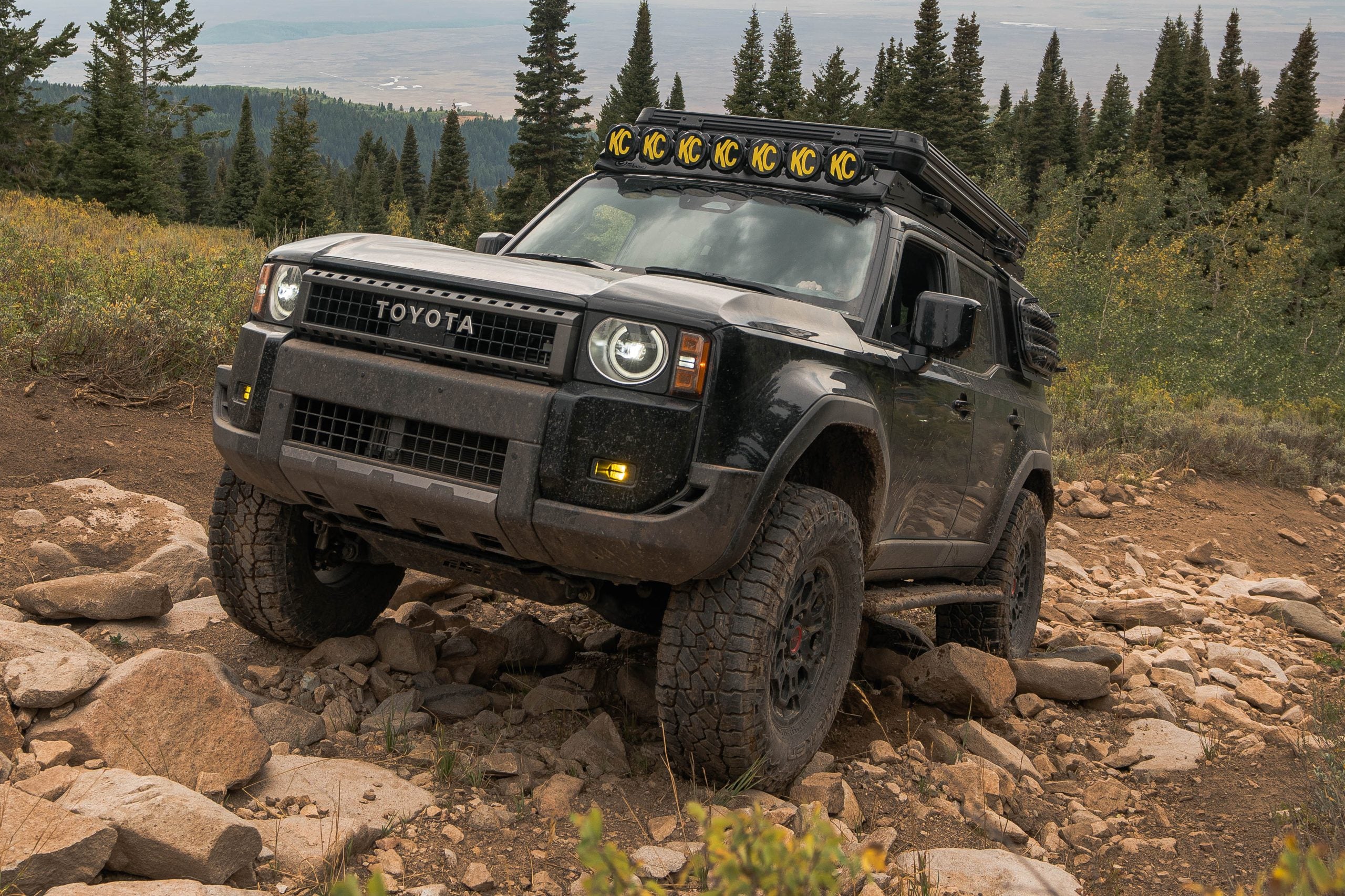 Land Cruiser Standard Overland Rock Sliders | 2024-2025