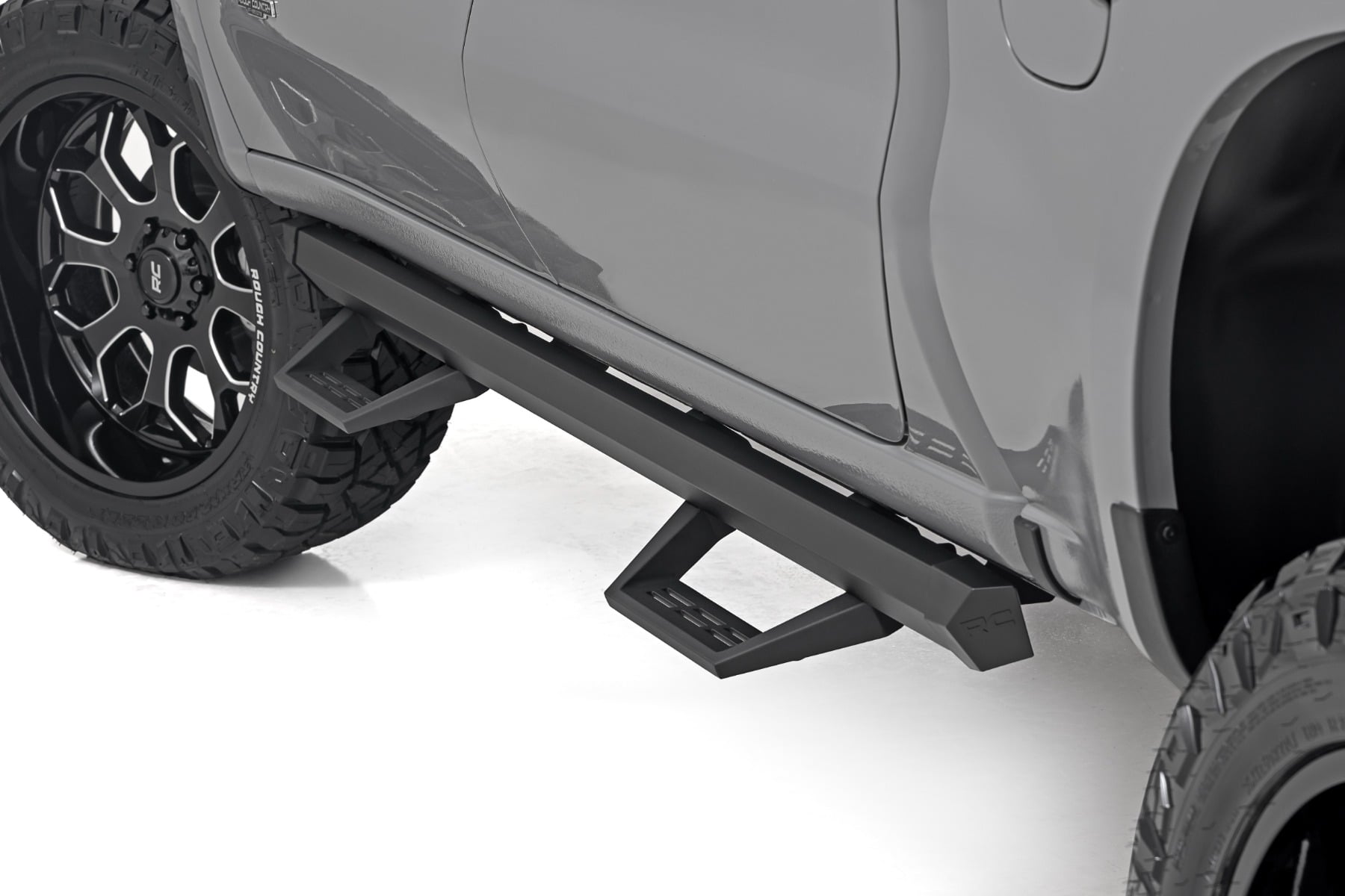 SRL2 Adj Aluminum Step | Crew Cab | Chevy/GMC 1500/2500HD (19-26)