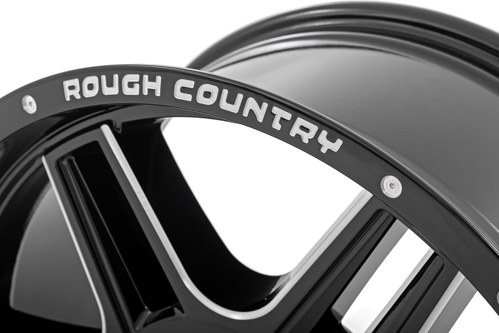 Rough Country 92 Series Wheel | Machined One-Piece | Gloss Black | 18x9 | 6x5.5 | +0mm