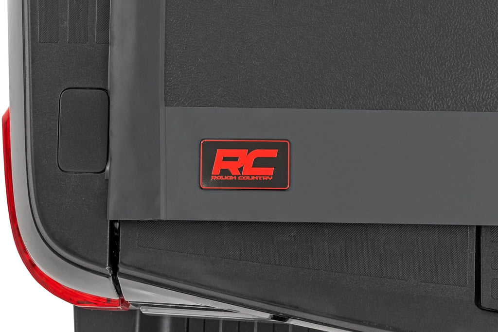 Hard Low Profile Bed Cover | 6'10" Bed | Ford F-250/F-350 Super Duty (17-26)