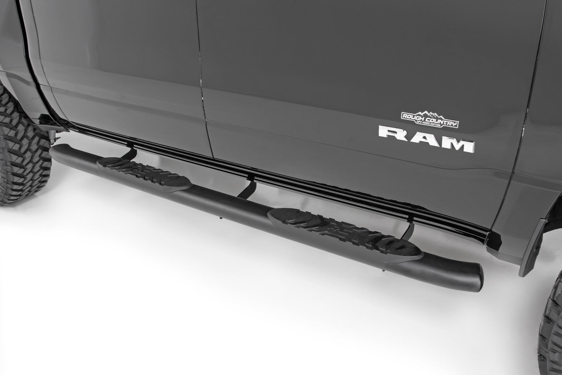 Oval Nerf Step | Crew Cab | Black | Ram 1500 (19-26)/1500 TRX (21-24)