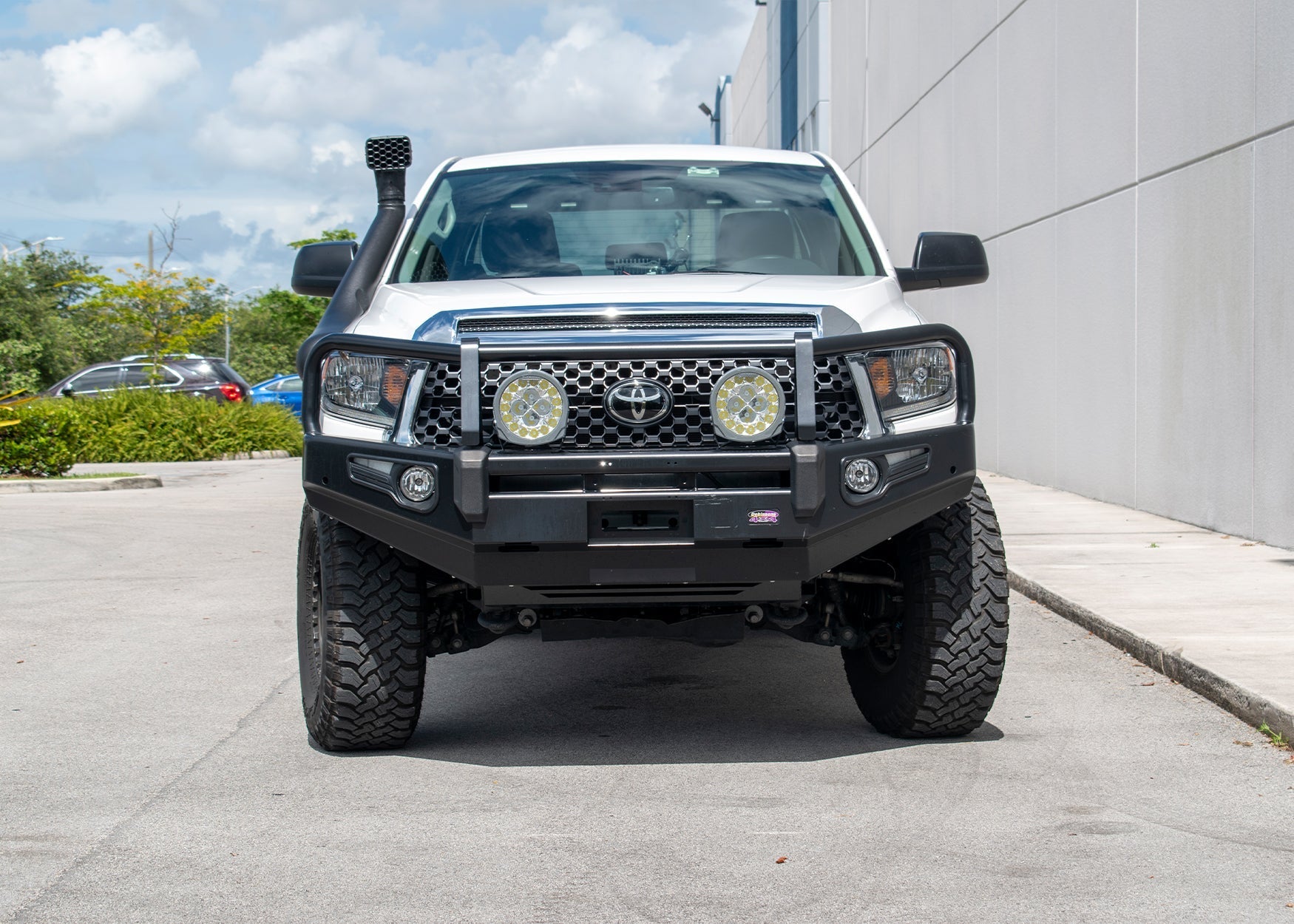 DOBINSONS BULL BAR BLACK DELUXE FOR TOYOTA TUNDRA 2ND GEN 2014-2021 WITHOUT FOG LIGHTS – BU59-5558